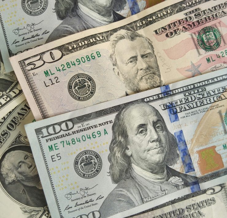 The Wealth Paradox: Why High Income Doesn't Equal True Wealth 8 avinash kumar 9Mzkx7bH Hk unsplash – Lenox and Parker